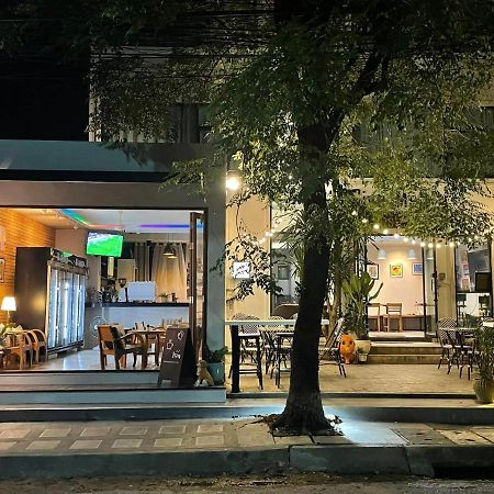 Give Me 5 Hostel Чиангмай Экстерьер фото
