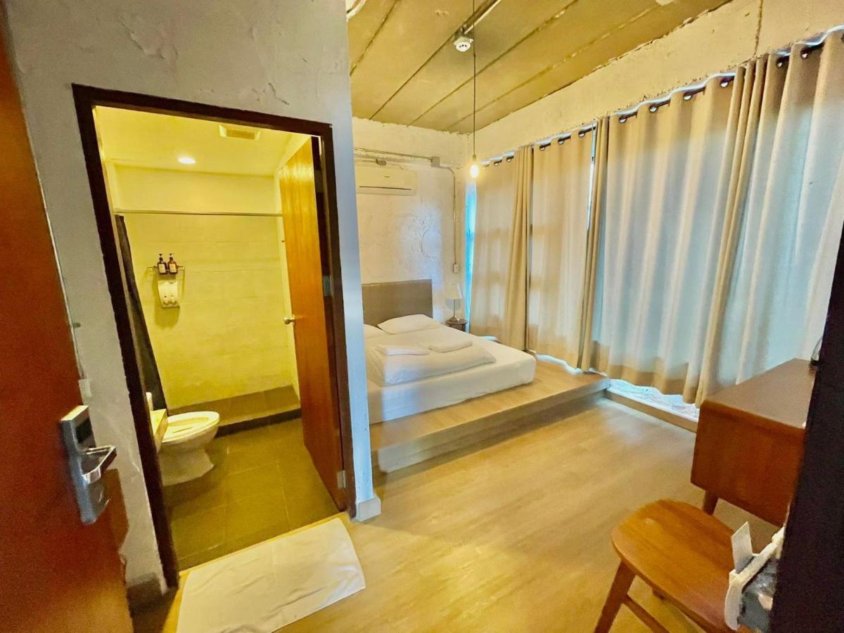 Give Me 5 Hostel Чиангмай Экстерьер фото