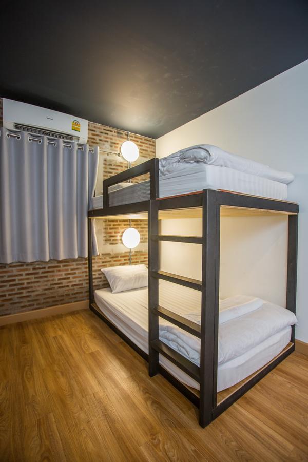 Give Me 5 Hostel Чиангмай Экстерьер фото