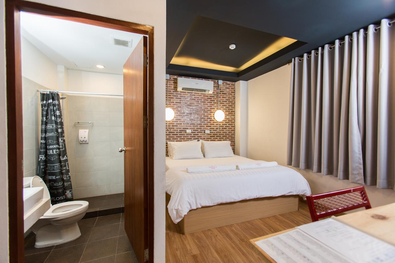 Give Me 5 Hostel Чиангмай Экстерьер фото