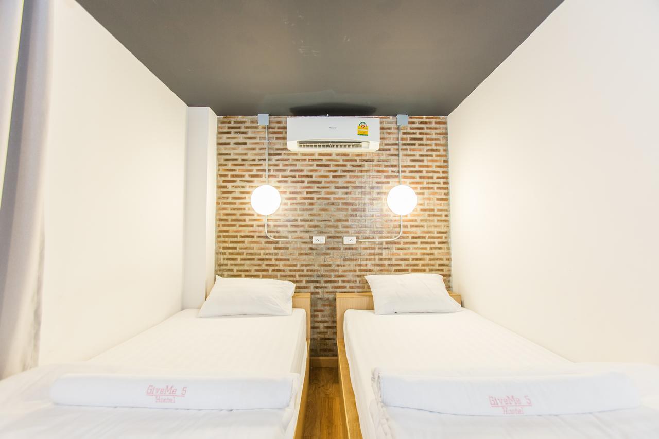 Give Me 5 Hostel Чиангмай Экстерьер фото